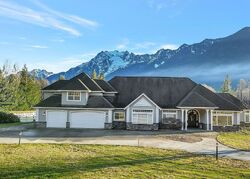 Pre-foreclosure in  Swede Heaven Rd Arlington, WA 98223