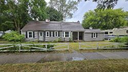 Pre-foreclosure in  Fuller Ave Ne Grand Rapids, MI 49505