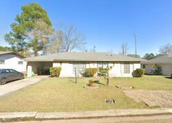 Pre-foreclosure in  Queensroad Ave Jackson, MS 39213