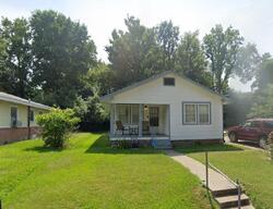 Pre-foreclosure in  Oscar Ave Natchez, MS 39120