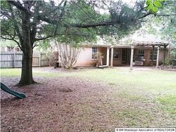 Pre-foreclosure in  Greencliff Dr Southaven, MS 38672