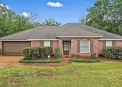 Pre-foreclosure in  Hawthorn Green Dr Ridgeland, MS 39157
