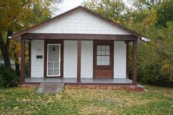 Pre-foreclosure in  S Harris Ave Independence, MO 64052
