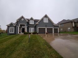 Pre-foreclosure in  N Eastern Ave Kansas City, MO 64157