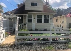 Pre-foreclosure in  Lohsen Ave Keansburg, NJ 07734