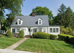 Pre-foreclosure in  Manhattan Ave Waldwick, NJ 07463