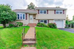 Pre-foreclosure in  Stratford Rd Dumont, NJ 07628