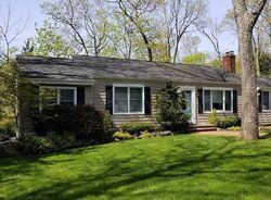 Pre-foreclosure in  Horseshoe Dr Northport, NY 11768