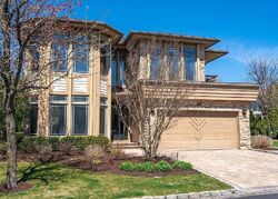 Pre-foreclosure in  Kettlepond Rd Jericho, NY 11753