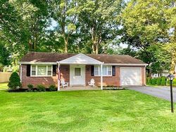 Pre-foreclosure in  Park Rd Lancaster, PA 17601