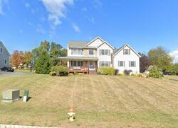 Pre-foreclosure in  Coach House Ct New Windsor, NY 12553