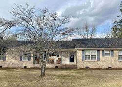 Pre-foreclosure in  Montgomery St Kingstree, SC 29556