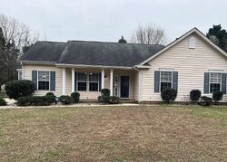 Pre-foreclosure in  Mallard Ridge Dr Charlotte, NC 28269