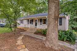 Pre-foreclosure in  Winwood Dr Cary, NC 27511