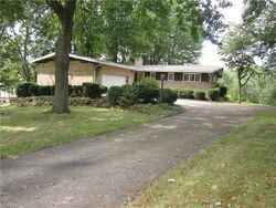 Pre-foreclosure in  Algona Dr Canton, OH 44720