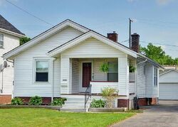 Pre-foreclosure in  Elsienna Ave Cleveland, OH 44135