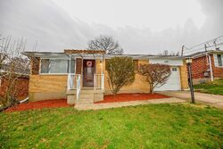 Pre-foreclosure in  NEWBRIDGE DR Cincinnati, OH 45239