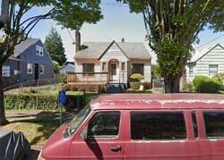 Pre-foreclosure in  Ne 14th Ave Portland, OR 97211