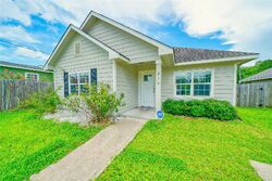 Pre-foreclosure in  Dreamland Ave Crosby, TX 77532