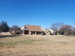 Pre-foreclosure in  Oakview Dr Lewisville, TX 75077