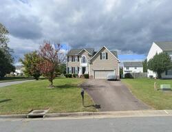 Pre-foreclosure in  Welsh Cir Richmond, VA 23223
