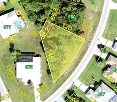 Pre-foreclosure in  Fairway Rd Rotonda West, FL 33947