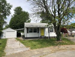Pre-foreclosure in  Evergreen Ct Henderson, KY 42420