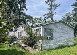 Pre-foreclosure in  Crowfoot Ave Andrews, SC 29510