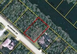 Pre-foreclosure in  Richmond Dr Palm Coast, FL 32164