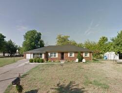 Pre-foreclosure in  Melwood Dr Henderson, KY 42420