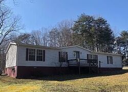 Pre-foreclosure in  Gracefields Rd Rustburg, VA 24588