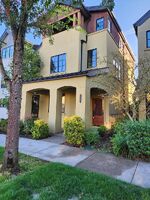 Pre-foreclosure in  Lord Byron Pl Eugene, OR 97408