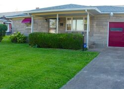 Pre-foreclosure in  Plantation Dr Louisville, KY 40216