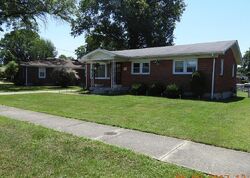Pre-foreclosure in  Delmar Ln Louisville, KY 40216