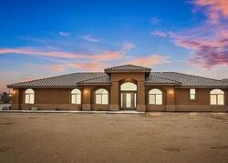 Pre-foreclosure in  Hemlock Rd Apple Valley, CA 92307