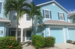 Pre-foreclosure in  PINE OAK CIR Fort Myers, FL 33916