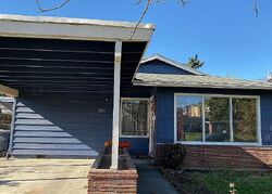 Pre-foreclosure in  SE 92nd Ave Portland, OR 97216