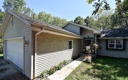 Pre-foreclosure in  Grand Dr Waterford, WI 53185