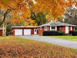 Pre-foreclosure in  Green Ridge Dr Racine, WI 53406