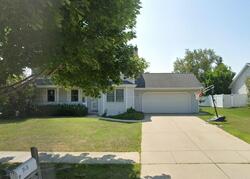 Pre-foreclosure in  Trailwood Dr De Pere, WI 54115