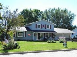 Pre-foreclosure in  Danbar Dr Green Bay, WI 54313
