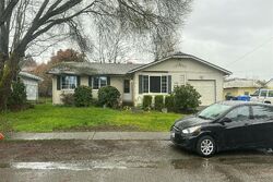 Pre-foreclosure in  Beverly Ave NE Tacoma, WA 98422