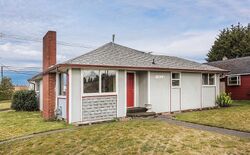 Pre-foreclosure in  S Oakes St Tacoma, WA 98409