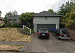 Pre-foreclosure in  Kestrel Ct Oregon City, OR 97045