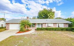 Pre-foreclosure in  Don Dr Sebring, FL 33870