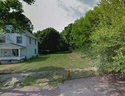 Pre-foreclosure in  E Chalmers Ave Youngstown, OH 44507