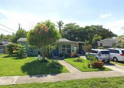 Pre-foreclosure in  SW 22nd Ter Fort Lauderdale, FL 33312