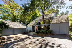 Pre-foreclosure in  Country Club Dr Elkhorn, WI 53121