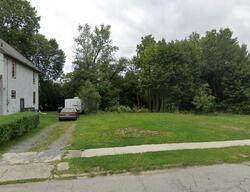 Pre-foreclosure in  W Dewey Ave Youngstown, OH 44507