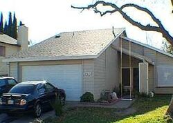 Pre-foreclosure in  Woodside Glen Way Sacramento, CA 95833